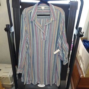 Keep in touch. Colorful, yet muted colored tunic. Worn twice. Long sleeve.